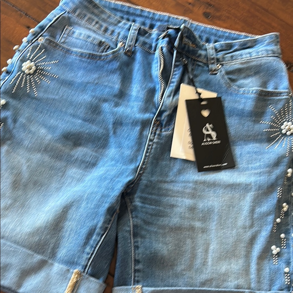 Blue Embellished Regular Fit shorts